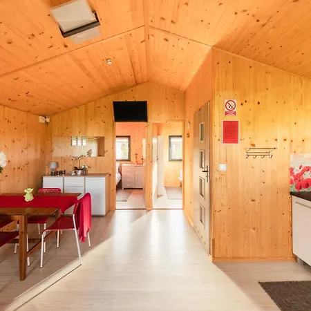 Malinowe Zacisze Feriehus *