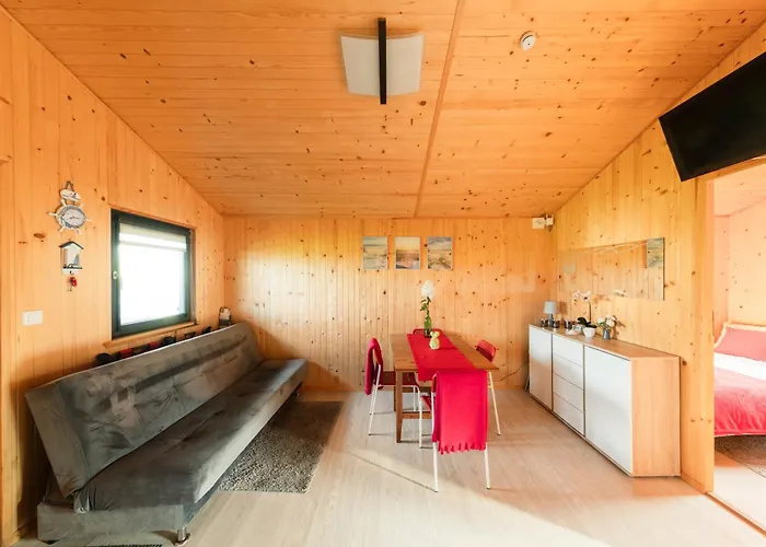 Holiday home Malinowe Zacisze